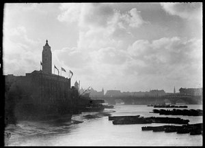 Oxo Tower Wharf, Bargehouse Street, Southwark, Greater London Authority, década de 1930. de Charles William Prickett