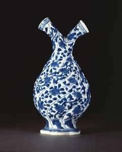 Garrafa dupla azul e branca em forma de vidro europeu, período Kangxi (1662-1722) (porcelana)