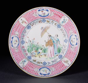 Prato de jantar pintado em Famille Rose retratando La Dame au Parason, após um projeto de Cornelis Pronk (1691-1759) período Qianlong (1736-95) c.1734 (porcelana)