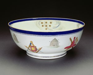 Taça Maçônica da Famille Rose Export, período Qianlong, 1736-95 (porcelana) (ver também 133044 e 133046)