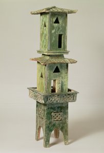 Modelo envidraçado verde de uma torre em três secções destacáveis, dinastia Han