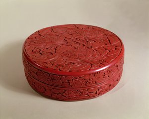 Caixa de laca vermelha decorada com peônias, 1426-27 (madeira)