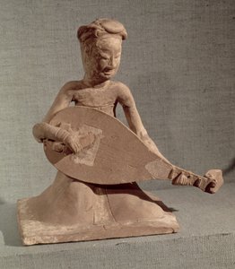 Músico sentado tocando alaúde, da Tumba do General Chang Sheng, Anyang, Honan, Dinastia Sui, 595 dC (grés)