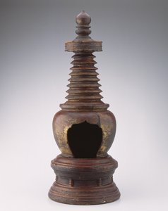 Stupa, dinastia Ming (1368-1644) (madeira laqueada e ouro)