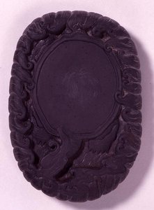 Tinta esculpida como a grande e mítica tartaruga Lo-shu entre as ondas, provavelmente a dinastia Ming (pedra tuan cinza) (por baixo veja 142696 e submarina ver 152701)
