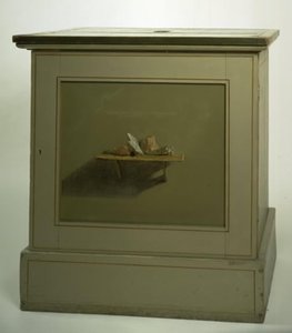 Armário de console com motivo pintado af, prateleira com pedras