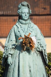 Estátua da Rainha Caroline Amalie (1796-1881) da Dinamarca (bronze)