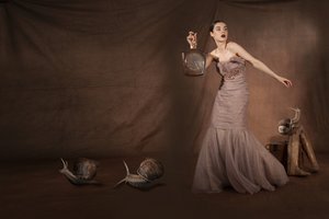 Mulher elegante com caracóis de Christine von Diepenbroek