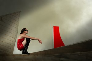 Vestido Vermelho da Mulher Moderna