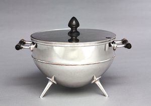 Terrina, fabricada por Hukin & Heath, c.1880 de Christopher Dresser