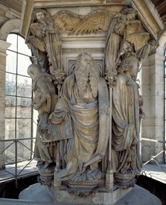 A base do Poço de Moisés mostra os profetas que recontaram a vinda de Cristo (escultura)