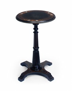 Mesa ocasional ebonizada vitoriana, final do século 19 (madeira ebonizada)