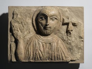 Busto de um santo, do Egipto, século IV-5 (pedra calcária pintada) de Coptic Coptic