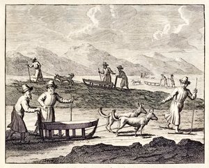 Russos a viajar com trenós de cães na Sibéria, do Voyages de Corneille le Brun. 1718 de Cornelis de Bruyn