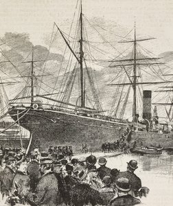 Pessoas a assistir ao embarque dos Bersaglieri, corpo do exército italiano, no navio Gottardo, expedição italiana no Mar Vermelho, gravura a partir de desenho de Dante Paolocci, de L