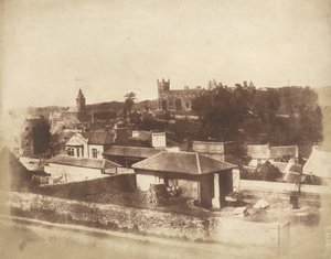 Linlithgow, a partir da estação ferroviária, com a Câmara Municipal, a Igreja de São Miguel e o Palácio, 1843-1847 (foto) de David Octavius Hill