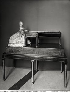 Dulcimer Player (madeira e metal) (ver também 157814)