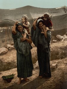 Beduínos e crianças fora da tenda, Terra Santa de Detroit Photographic Co.