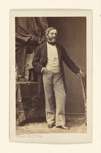 Retrato de um homem barbudo