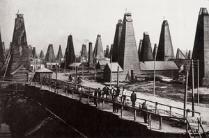 Poços de petróleo em Baku no mar Cáspio, Rússia, c1890