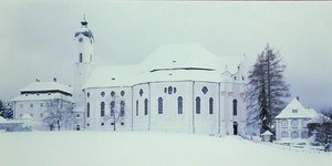 Vista da Wieskirche na neve (foto) de Dominikus Zimmermann