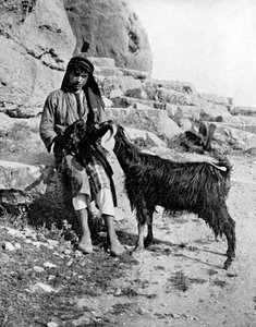 Menino árabe e cabra, Oriente Médio, 1936.