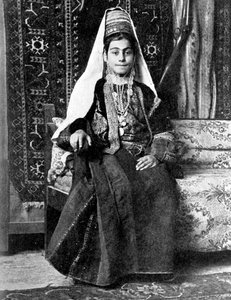 Mulher cristã em um vestido de noiva, Palestina, 1936.
