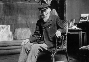 Auguste Renoir (1841-1919), pintor francês, em sua oficina em Cagnes-on-Mer (Alpes-Maritimes), por volta de 1907