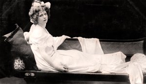 Mabel Love 1874-1953, atriz e dançarina inglesa, início do século XX.