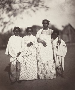 Mulher malgaxe e seus filhos Mulher malgaxe e seus filhos Gravura 3, 1863.