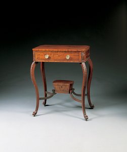 Uma mesa de trabalho entalhada clássica, 1810-20 de Duncan Phyfe