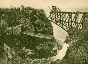 Construindo a ponte ferroviária do Zambesi, c1930. de ENA