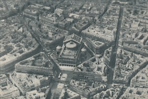 Recurso arquitetônico central de Paris aprimorado pela prospectiva no Street Design, c1935 de ENA