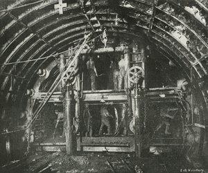 Dirigindo o túnel da Waterloo e da City Railway, c1897