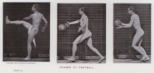 A Figura Humana em Movimento: Fases no futebol (foto a p/b) de Eadweard Muybridge