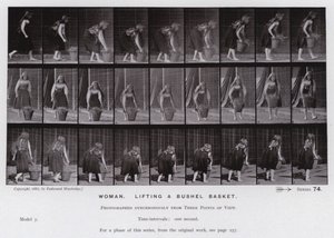 A Figura Humana em Movimento: Mulher, levantando uma cesta de alqueire (foto a p/b) de Eadweard Muybridge