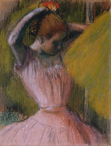 Dançarina arranjando seu cabelo, c.1900-1912 (pastel sobre papel colocado sobre papel esticado) de Edgar Degas
