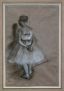 Dançarina de pé, mãos cruzadas atrás das costas dela. 1874. Lápis, gouache branca em papel. Colecção David Lachenmann. de Edgar Degas
