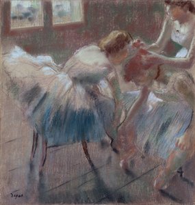 Três dançarinos se preparando para a aula, c.1880 (pastel em papel de cor bege) de Edgar Degas