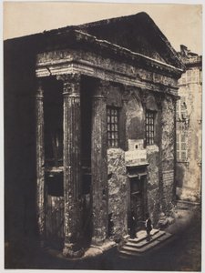 Fachada, Templo de Augusto e Lívia, Vienne