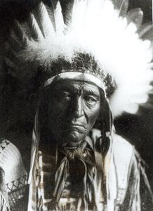Pluma de Ferro - Ogalala, Nativo Americano de Edward Sheriff Curtis