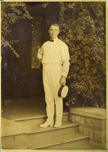 O meu pai E. Curtis, inventor do processo Gold Tone, na nossa casa em Seattle, Washington de Edward Sheriff Curtis