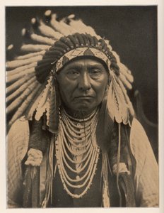 Chefe indígena americano dos Nez Perces. Data: ? - 1904 Fonte: Fotografia de E S Curtis na revista Scribner