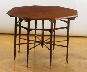Mesa octogonal, fabricada por Collinson e Lock, c.1875 (mogno)