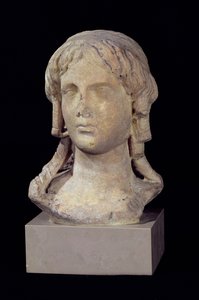 Cabeça de Berenice I (c.317-c.275 aC) ou Cleópatra I, período ptolomaico (mármore)