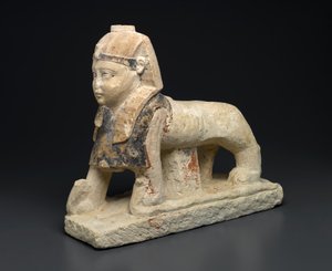 O Deus Tutu como uma Esfinge Acampando em Serpentes (calcário) de Egyptian