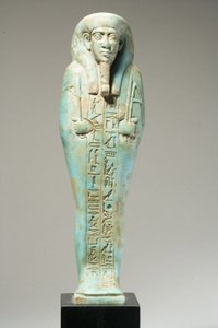 Figura Ushabti para Hor-Khebi, período dinástico tardio, final da 25ª dinastia do século 26, c.700-600 aC (faiança) (veja 270353 para reverso)