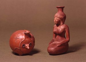 Vasos nas formas de uma menina e um ouriço (cerâmica) de Egyptian