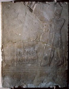 Relevo representando Mentuhotep III (c.2004-c.1992 aC) dedicando oferendas, Middle Kingdom, c.1982-1970 aC (calcário) de Egyptian 11th Dynasty