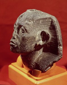 Cabeça de Sesostris III, de Medamud perto de Karnak, reino médio, c.1862-43 BC (granito)